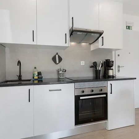 Drop In Apartment *